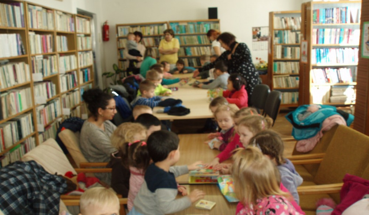 Materská škola v knižnici 